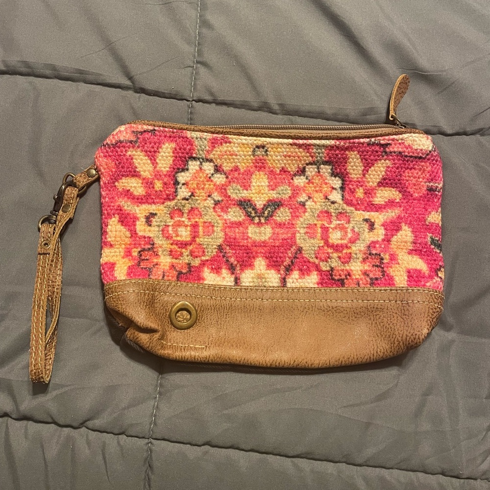 Myra Wristlet